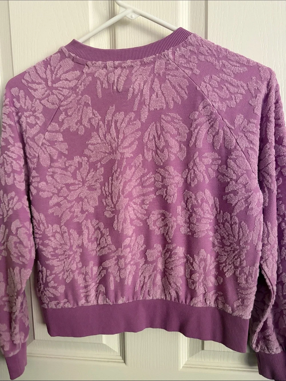 Converse Purple Lavender Floral Crewneck Sweatshirt Like New